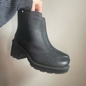 Hi-Line Waterproof Chelsea Boot (Women) Size 10.5